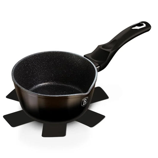 Shiny black saucepan 16cm