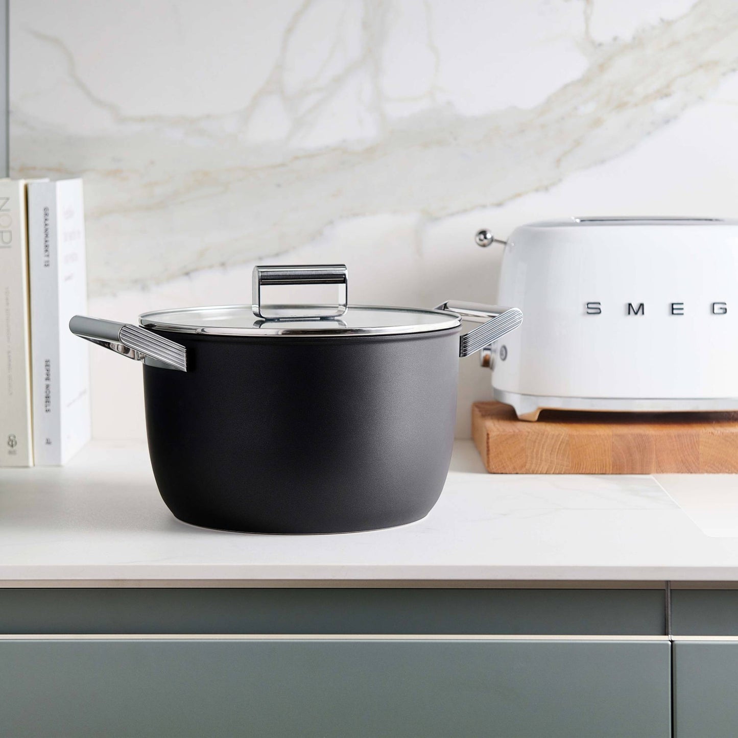 Smeg Dutch oven 24cm black 