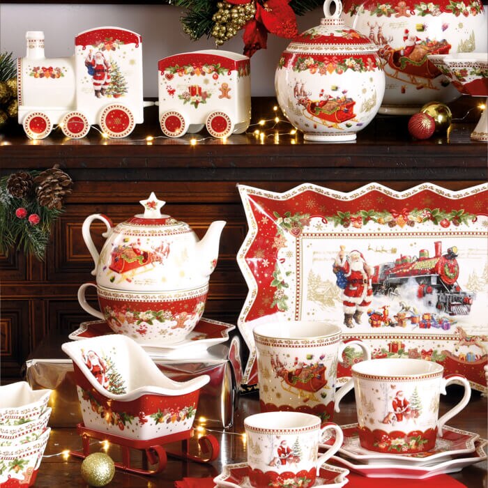 Christmas memories teapot